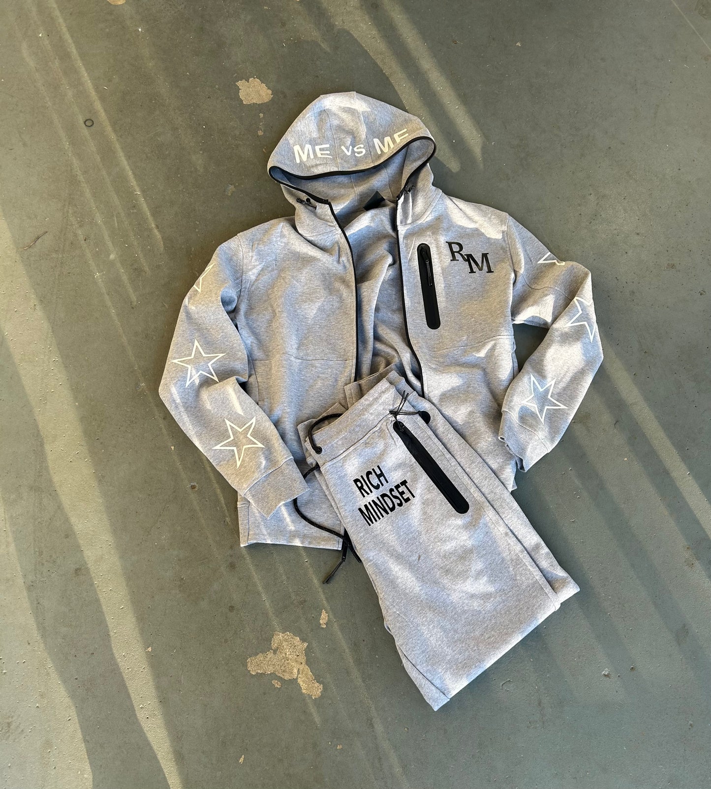 RICH MINDSET TECH SUIT SETS "GREY"